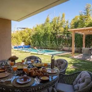 Villa d’exception au cœur du golf avec grand jardin, piscine et vue imprenable sur les montagnes