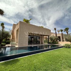 Villas neuves haut standing aux portes de la ville