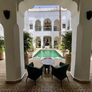 Riad d’exception – Grand patio avec piscine –