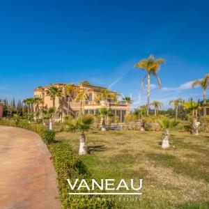 Villa aux allures de palais avec autorisation de maison d'hôtes sur la route de l'Ourika
