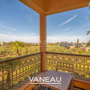Villa aux allures de palais avec autorisation de maison d'hôtes sur la route de l'Ourika