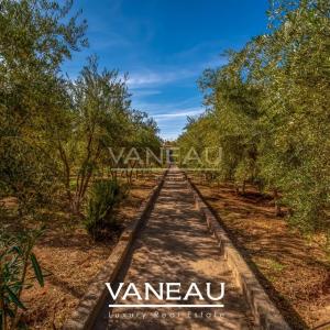 Villa aux allures de palais avec autorisation de maison d'hôtes sur la route de l'Ourika