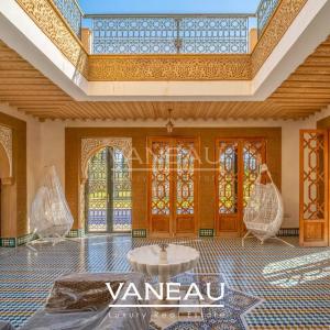 Villa aux allures de palais avec autorisation de maison d'hôtes sur la route de l'Ourika