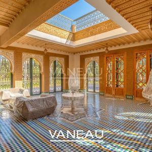 Villa aux allures de palais avec autorisation de maison d'hôtes sur la route de l'Ourika