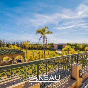 Villa aux allures de palais avec autorisation de maison d'hôtes sur la route de l'Ourika