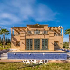 Villa aux allures de palais avec autorisation de maison d'hôtes sur la route de l'Ourika