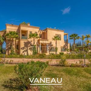 Villa aux allures de palais avec autorisation de maison d'hôtes sur la route de l'Ourika