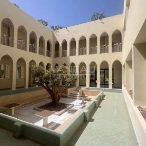 Hotel 36 chambres/ Suites  quartier Agdal