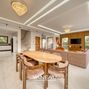VILLA 4 SUITES AU COEUR D'UN PRESTIGIEUX GOLF