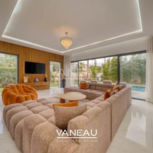 VILLA 4 SUITES AU COEUR D'UN PRESTIGIEUX GOLF