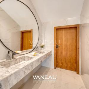 VILLA 4 SUITES AU COEUR D'UN PRESTIGIEUX GOLF