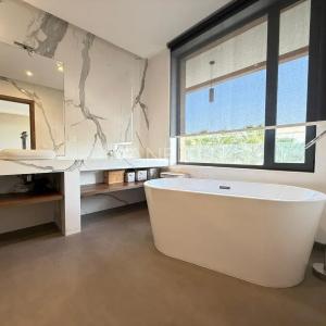 Villa Contemporaine à Vendre route d'Amismiz