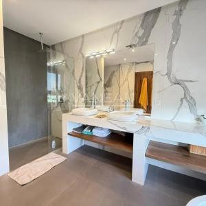 Villa Contemporaine à Vendre route d'Amismiz