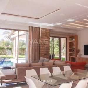 Villa contemporaine isolée collée au golf d'Amelkis
