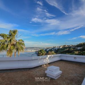 SOMPTUEUSE PROPRIÉTÉ DOMINANT LA MER À VENDRE SUR TANGER