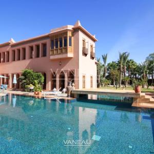BELLE DEMEURE À MARRAKECH À VENDRE AUX ALLURES D'UN PALAIS DES M