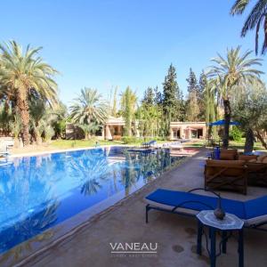 VILLA ARABO-ANDALOUS À VENDRE DANS LA PALMERAIE DE MARRAKECH
