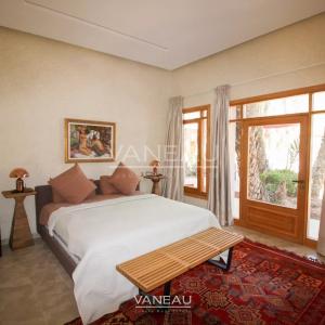 VILLA ARABO-ANDALOUS À VENDRE DANS LA PALMERAIE DE MARRAKECH