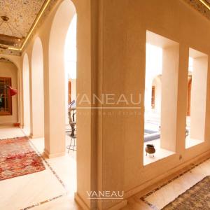 VILLA ARABO-ANDALOUS À VENDRE DANS LA PALMERAIE DE MARRAKECH