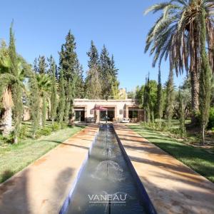 VILLA ARABO-ANDALOUS À VENDRE DANS LA PALMERAIE DE MARRAKECH
