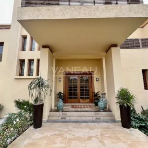 Superbe Villa Contemporaine Front de Golf