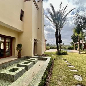 Superbe Villa Contemporaine Front de Golf