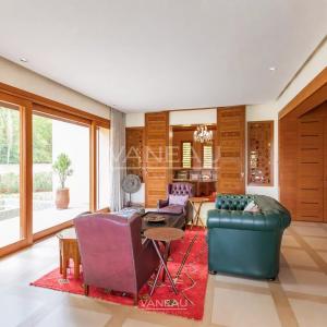 Superbe Villa Contemporaine Front de Golf