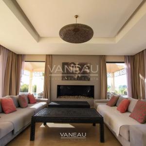 VENTE MAGNIFIQUE VILLA CONTEMPORAINE SUR GOLF