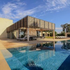 VENTE MAGNIFIQUE VILLA CONTEMPORAINE SUR GOLF