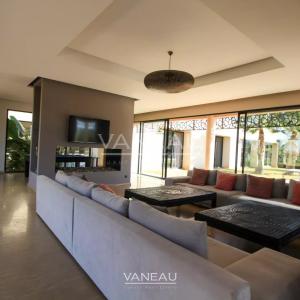 VENTE MAGNIFIQUE VILLA CONTEMPORAINE SUR GOLF