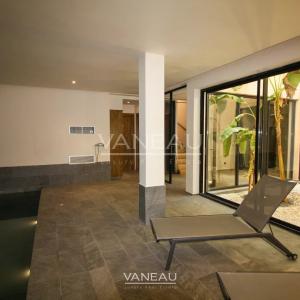 VENTE MAGNIFIQUE VILLA CONTEMPORAINE SUR GOLF