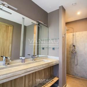 VENTE MAGNIFIQUE VILLA CONTEMPORAINE SUR GOLF