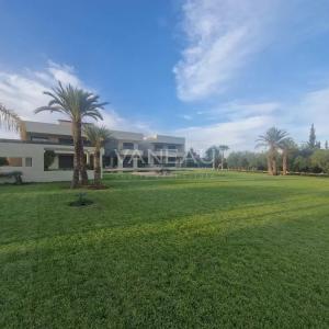 VENTE VILLA NEUVE SUR 2 HECTARES A SEULEMENT 15 MINUTES DE MARRA
