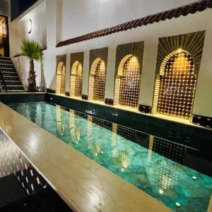 MARRAKECH MAISON D'HÔTES DE 7 CHAMBRES PISCINE SUR LA TERRASSE À