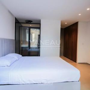 Superbe villa contemporaine en première ligne de golf