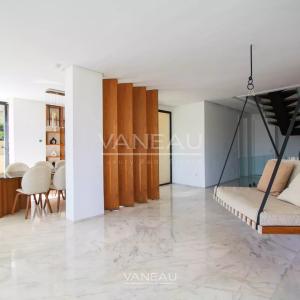 Superbe villa contemporaine en première ligne de golf