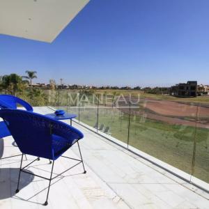 Superbe villa contemporaine en première ligne de golf