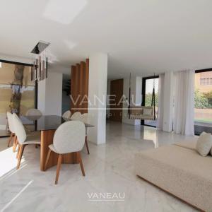 Superbe villa contemporaine en première ligne de golf
