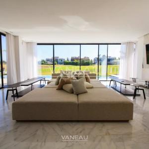 Superbe villa contemporaine en première ligne de golf