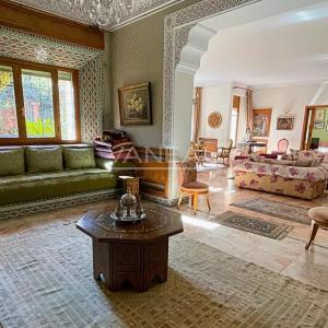 VENTE VILLA DE LUXE AU COEUR DE CASABLANCA
