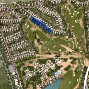 ***Terrain pour villa sur front de golf***