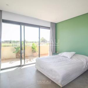 SOMPTUEUSE VILLA EN PREMIÈRE LIGNE DE GOLF À VENDRE