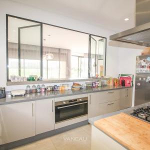 SOMPTUEUSE VILLA EN PREMIÈRE LIGNE DE GOLF À VENDRE
