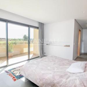 SOMPTUEUSE VILLA EN PREMIÈRE LIGNE DE GOLF À VENDRE