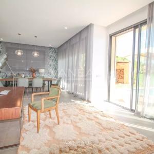 SOMPTUEUSE VILLA EN PREMIÈRE LIGNE DE GOLF À VENDRE