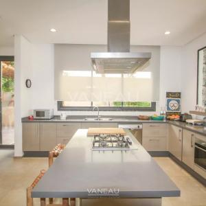 SOMPTUEUSE VILLA EN PREMIÈRE LIGNE DE GOLF À VENDRE