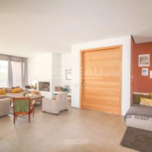 SOMPTUEUSE VILLA EN PREMIÈRE LIGNE DE GOLF À VENDRE