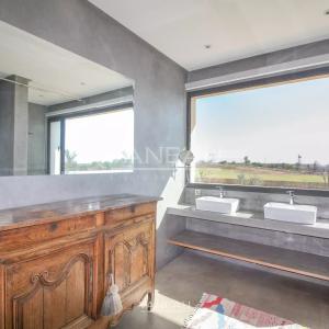 SOMPTUEUSE VILLA EN PREMIÈRE LIGNE DE GOLF À VENDRE