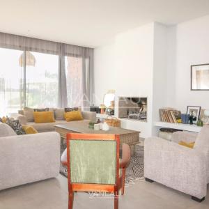 SOMPTUEUSE VILLA EN PREMIÈRE LIGNE DE GOLF À VENDRE