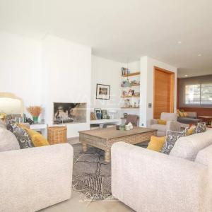 SOMPTUEUSE VILLA EN PREMIÈRE LIGNE DE GOLF À VENDRE